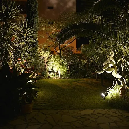 Апартаменти 3p Avec Jardin, Parking, Proche *